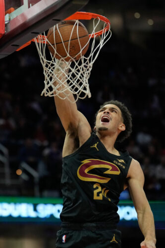 Battle scores 20 points as Raptors beat Cavaliers